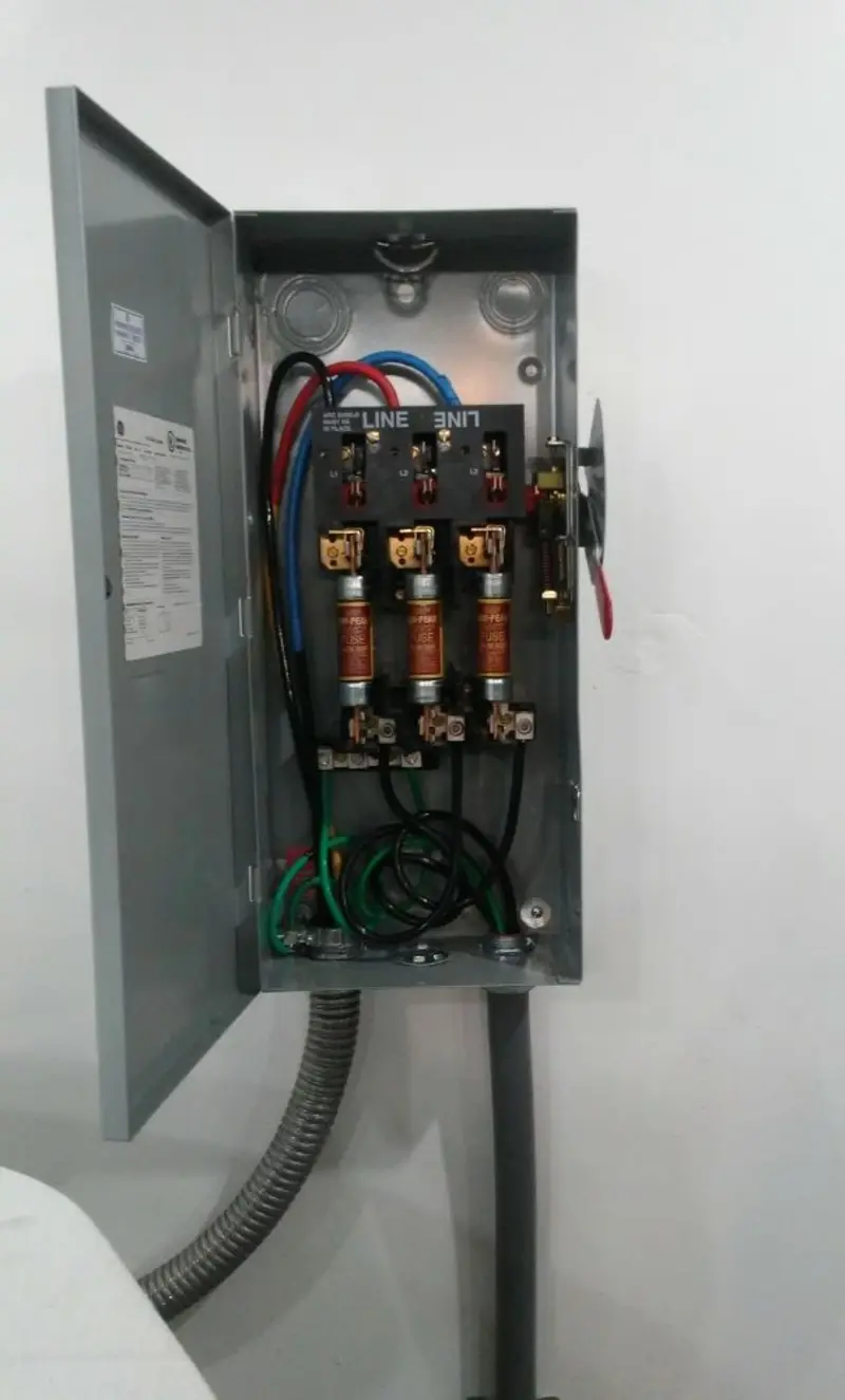Three-phase disconnect switch installed for Smoke Detector Installation in Imperial Beach